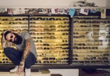„Faces behind glasses“: Mit Christian Metzler