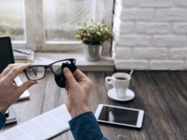 Die Brille richtig reinigen: Unsere Tipps & Tricks