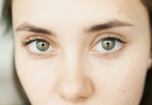 Augenkrebs: Ursachen, Symptome & Therapien