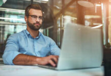 Moderne Zahnmedizin: Wie Online-Ressourcen das Arzt-Patienten-Verhältnis stärken Moderne Zahnmedizin: Wie Online-Ressourcen das Arzt-Patienten-Verhältnis stärken