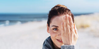 Augenlasern im Sommer – warum sich viele Menschen gerade jetzt mit einer dauerhaften Sehkorrektur beschäftigen
